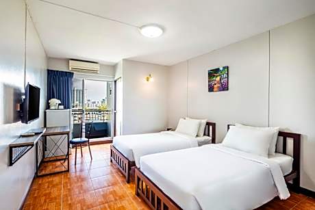 Standard Twin Room - No Parking