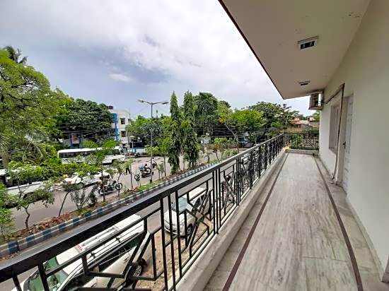 Falcon Guest House – Calcutta, LA