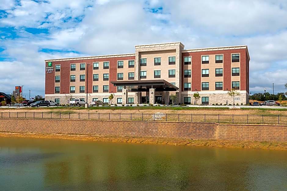 Holiday Inn Express and Suites Wentzville St Louis West By IHG