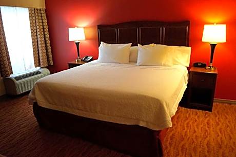 1 King Bed Study With Sofabed Nonsmoking