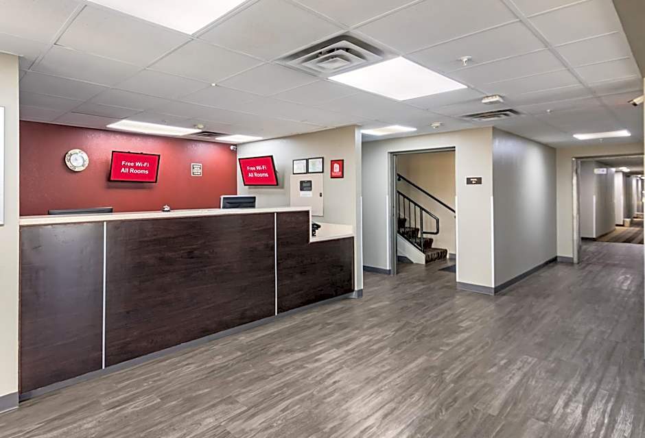 Red Roof Inn & Suites Austin East - Manor