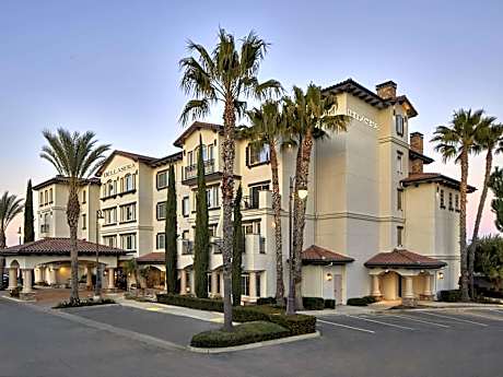 Bellasera Hotel & Suites Paso Robles, Tapestry by Hilton