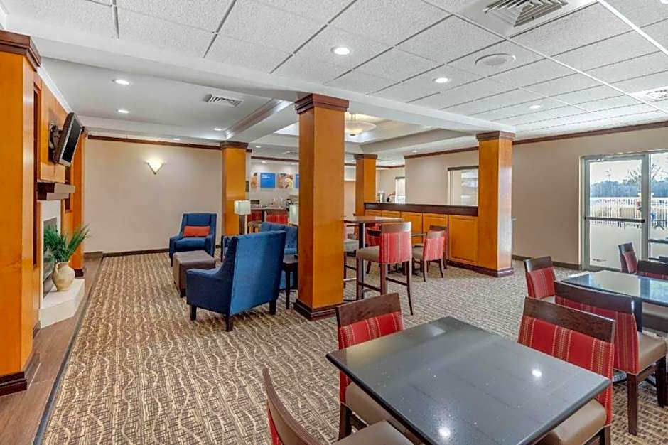 Comfort Inn & Suites