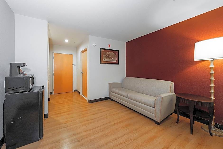 Red Roof Inn & Suites Biloxi - Ocean Springs