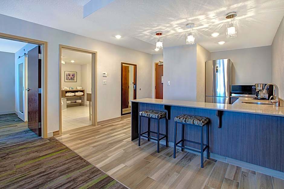 Ramada by Wyndham St Paul AB