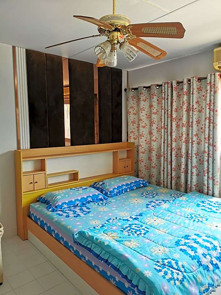 Popular Condo by Jintana