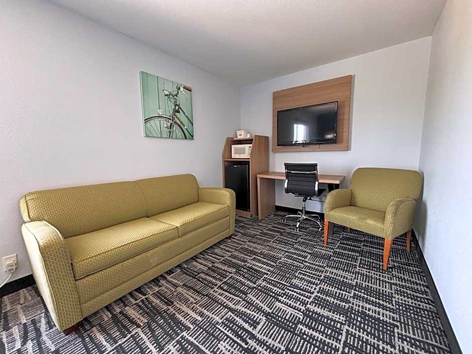 Jacksonville Inn & Suites