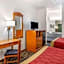 Econo Lodge Inn & Suites