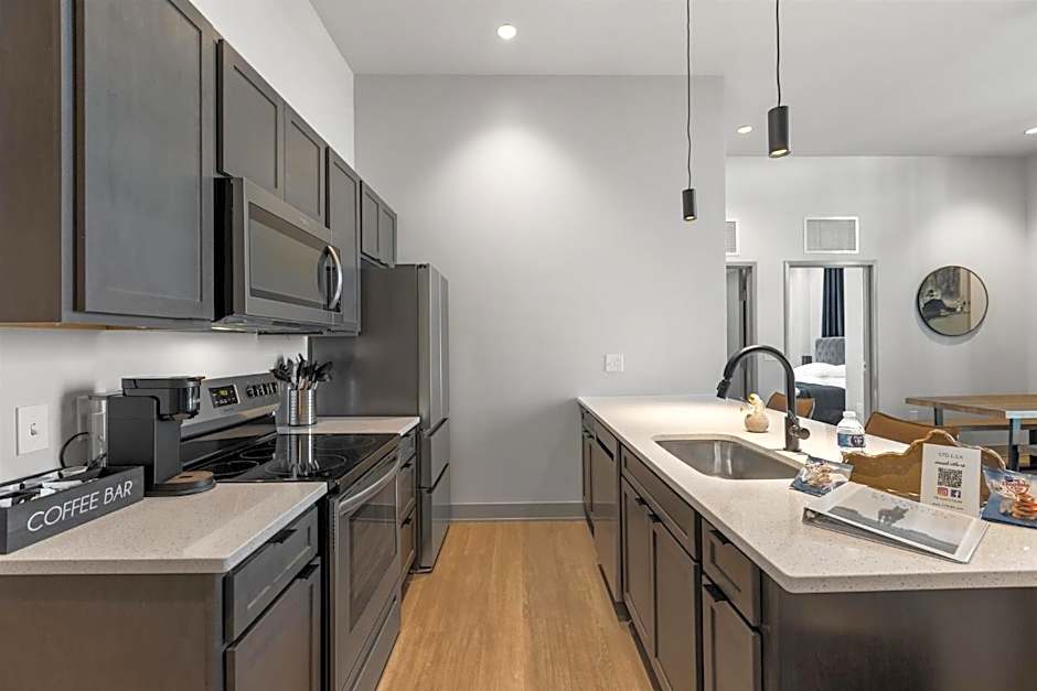 175 LEX - Walkable Downtown Lexington & Rupp Arena - Full Condos