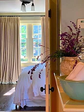Deluxe Double Room with Bath