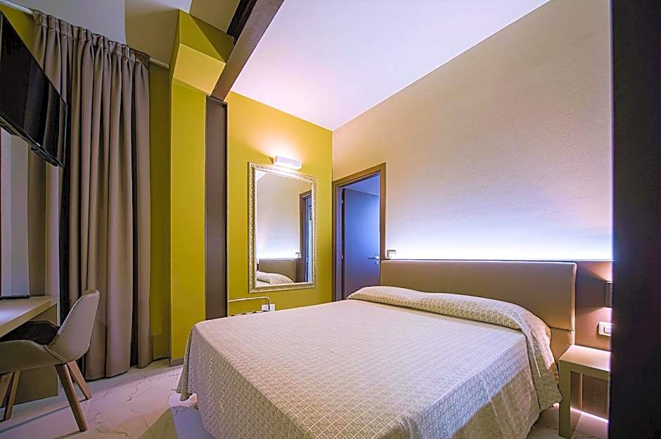 Hotel Aaron