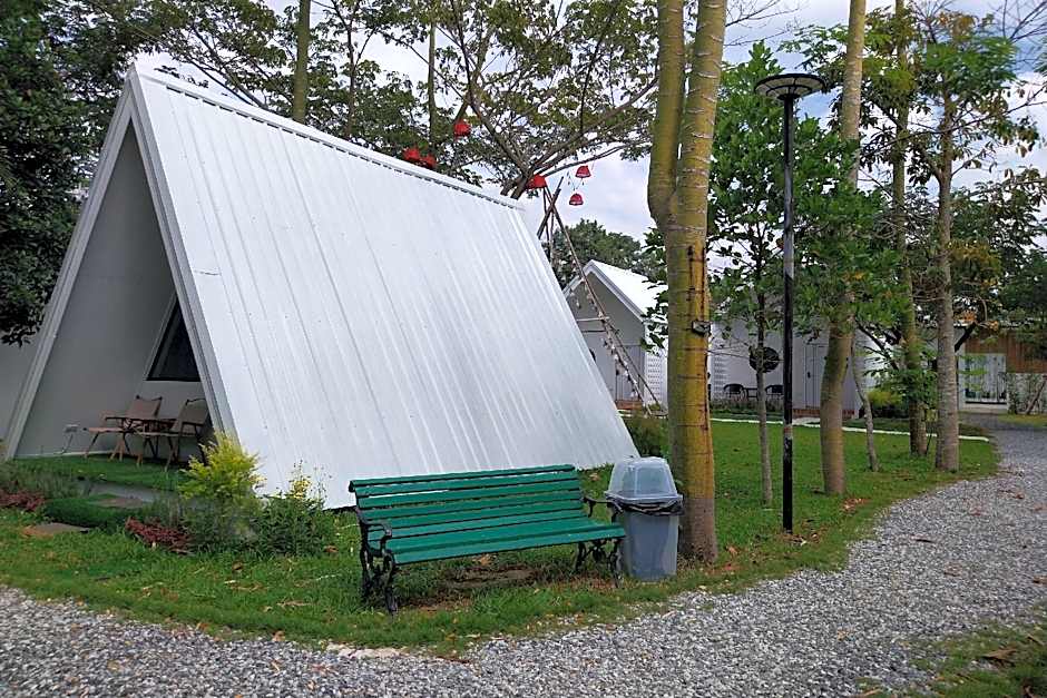 It my life cafe x camp