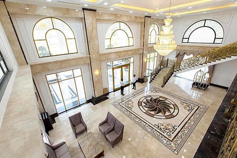 Duc Huy Grand Hotel and Spa
