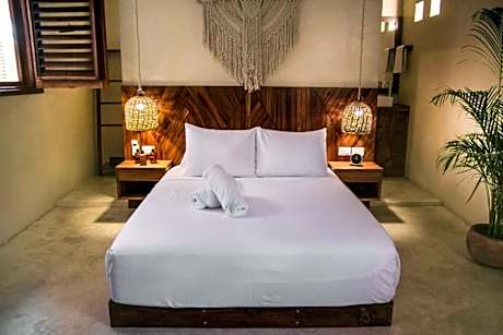 Room Queen Bed