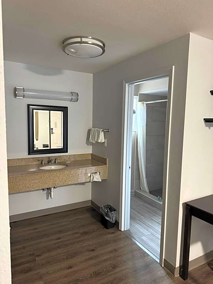 Studio 6 Suites Vancouver WA Waterfront