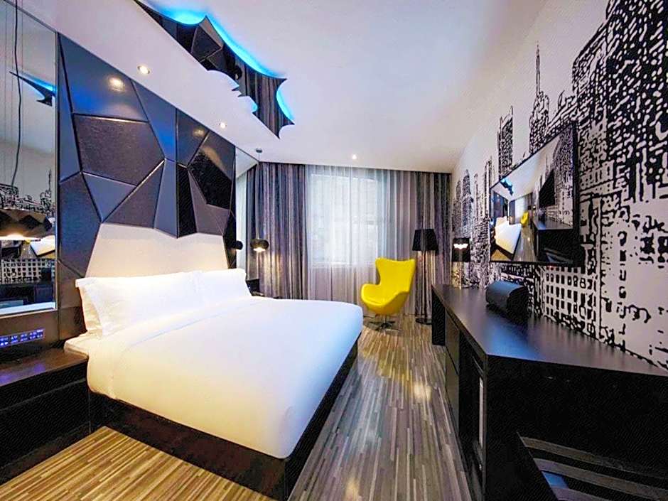 Orange Hotel Jinji Lake in Suzhou Center