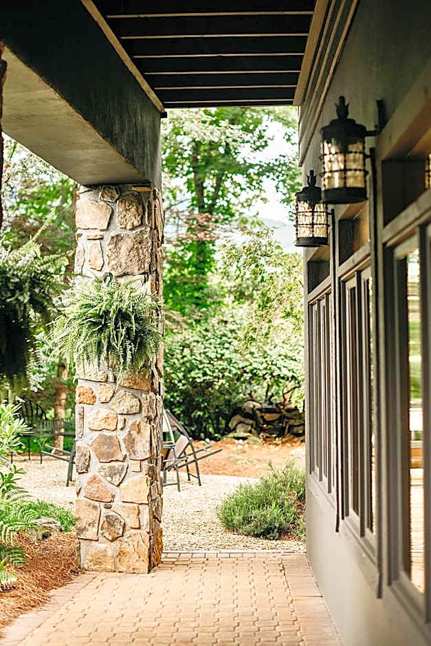 Sylvan Valley Lodge and Cellars