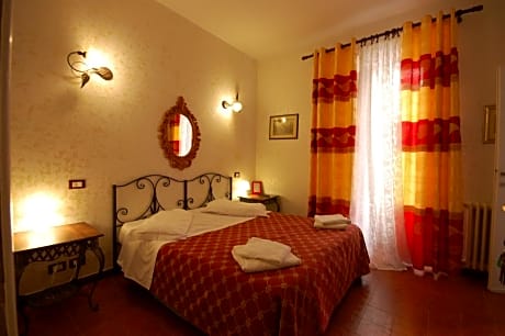 Double or Twin Room with Private Bathroom