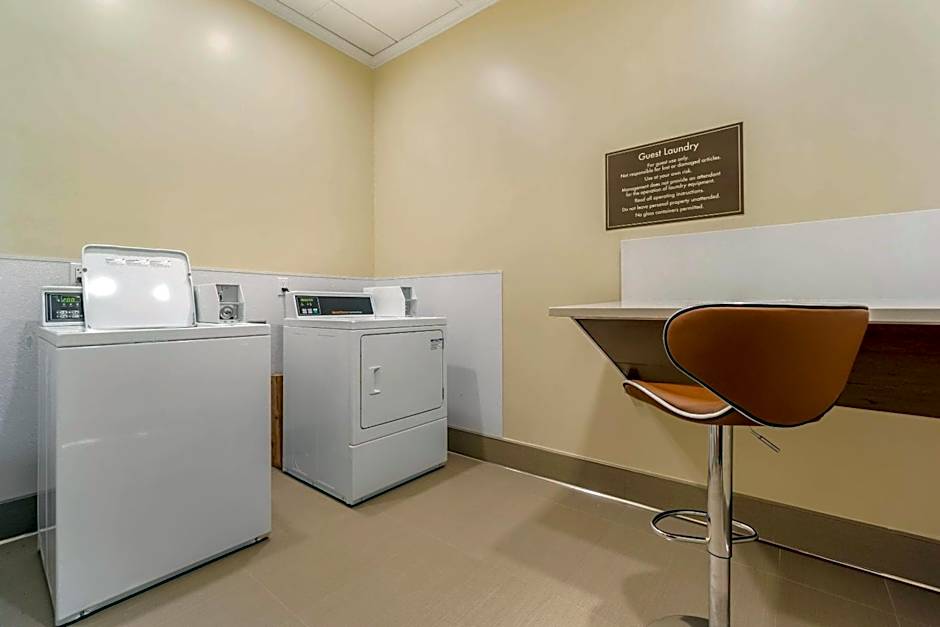 Comfort Inn & Suites Lakewood by JBLM