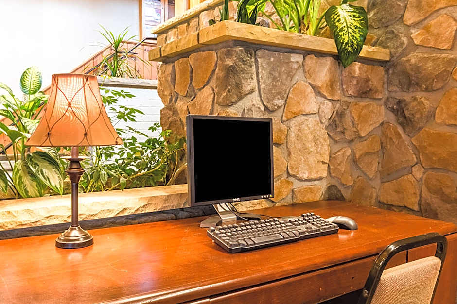 Quaint Inn &Suites