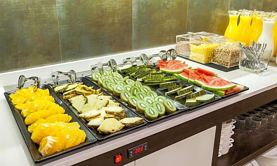 Ilunion Suites Madrid