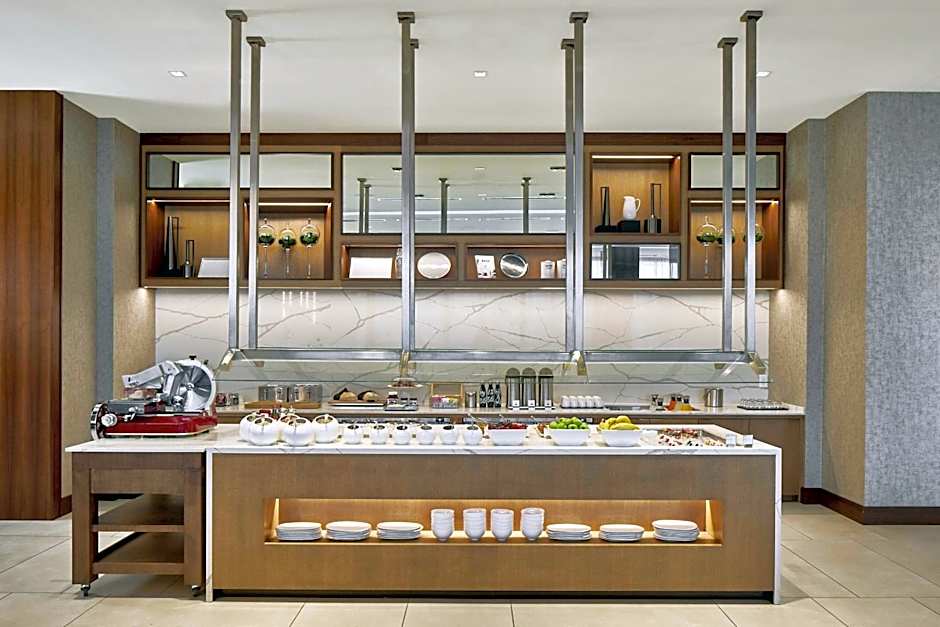 AC Hotel by Marriott Atlanta Airport Gateway