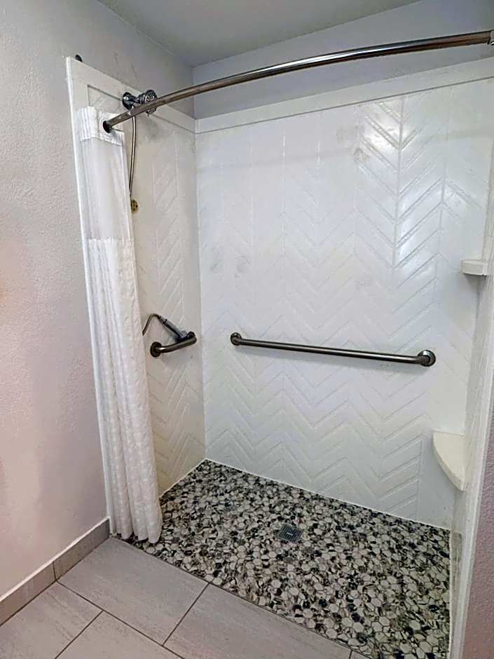 Comfort Inn & Suites Sheboygan I-43