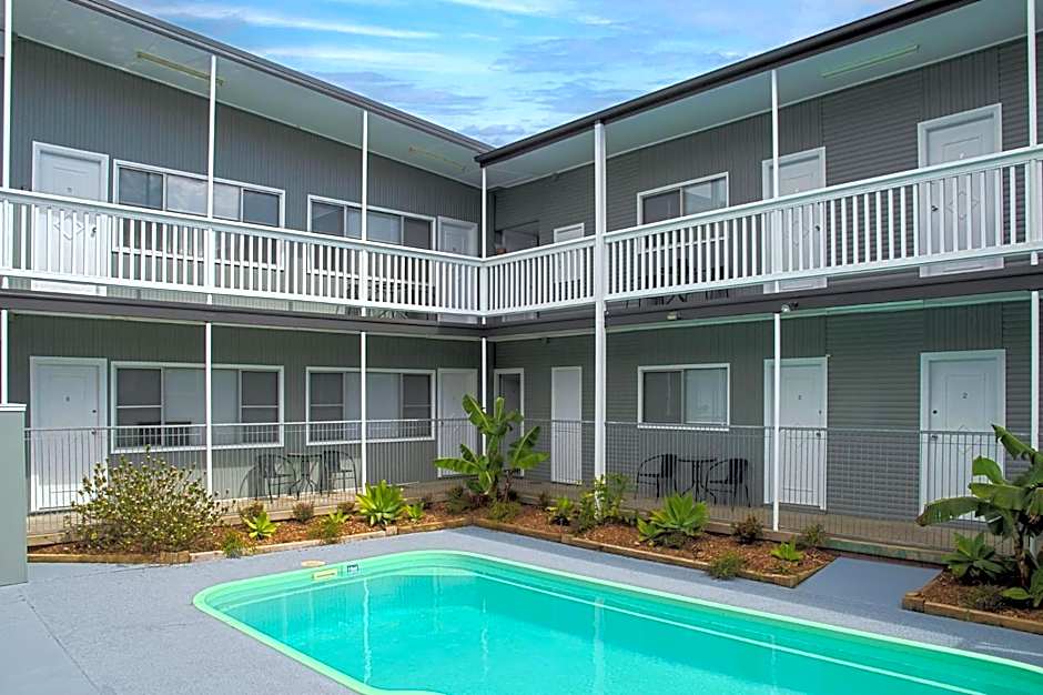Pacific Motel 05