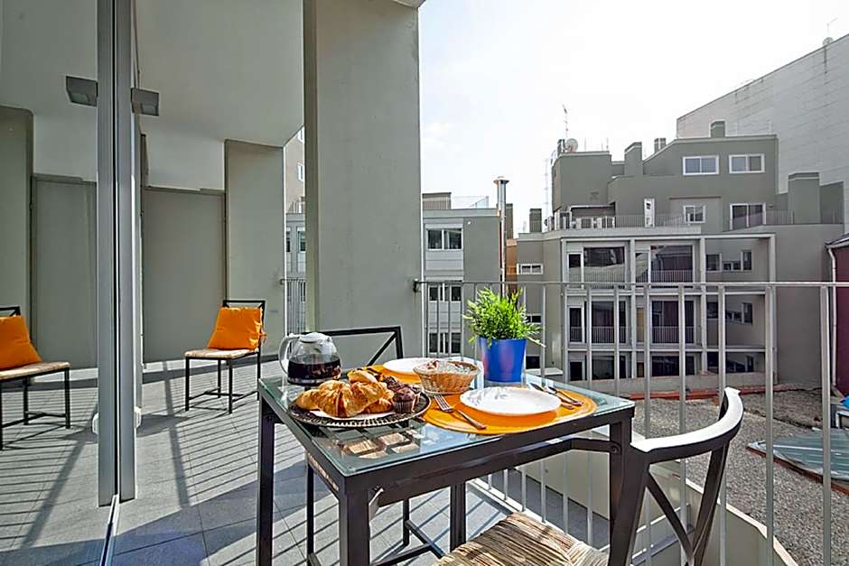 Charmsuites Paralel Apartments