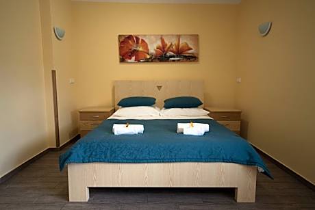Basic Triple Room