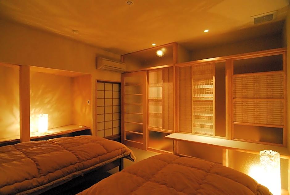 AKARI et KAORI formerly Taizanso