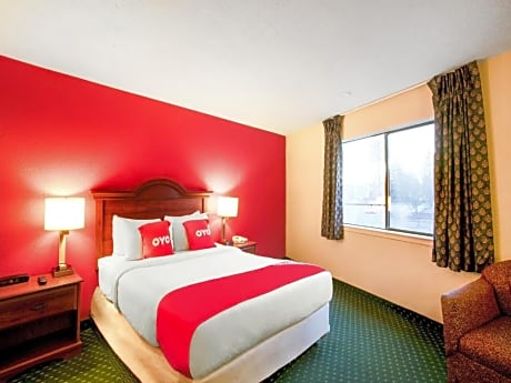 Premium Room with Queen Bed
