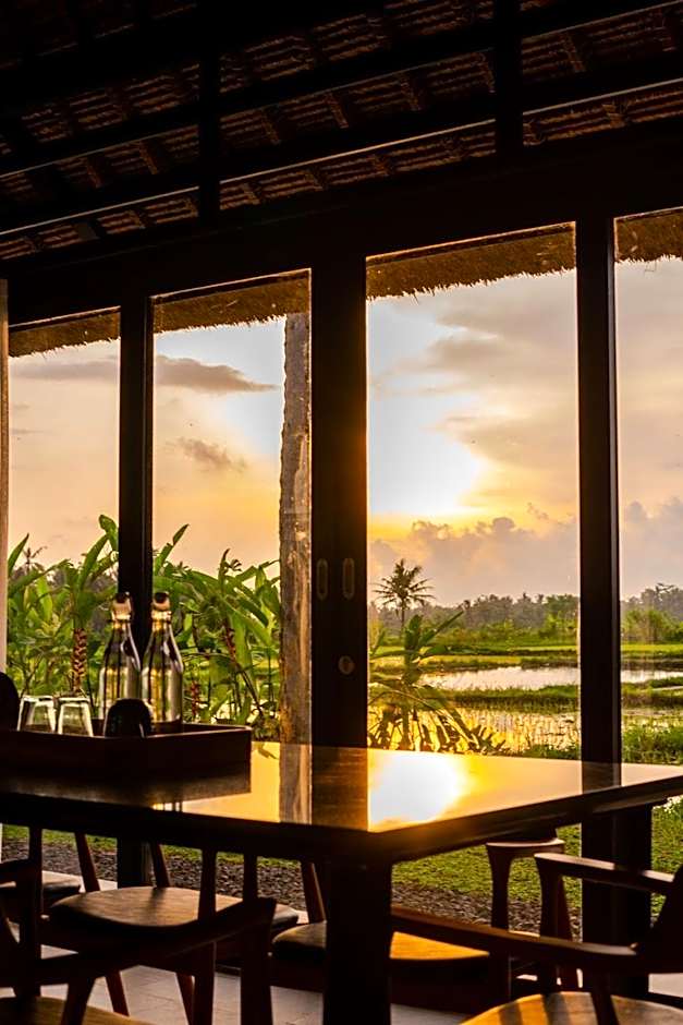 Suga Estate - Rice Field View Villas