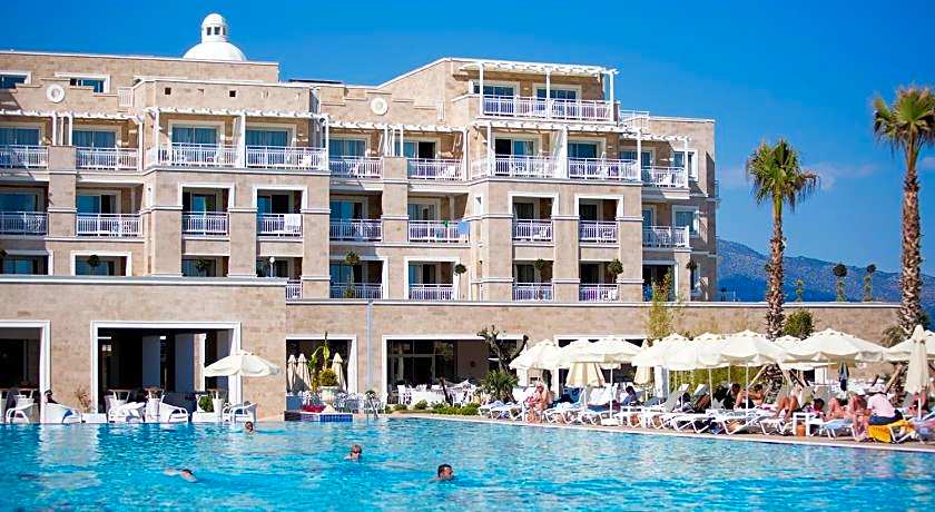 ANDRIAKE BEACH CLUB HOTEL