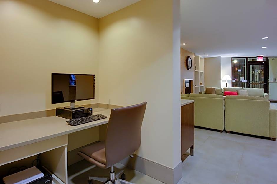 Country Inn & Suites by Radisson, Frederick, MD