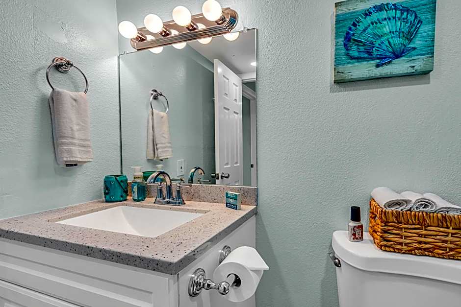 2BR in Key largo w pool and sunset views