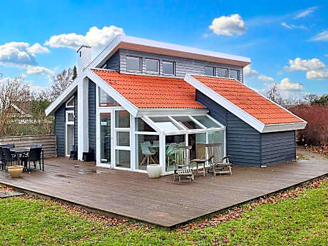 6 person holiday home in Karrebæksminde-By Traum