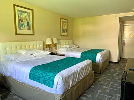 2 Queen Beds Non-Smoking