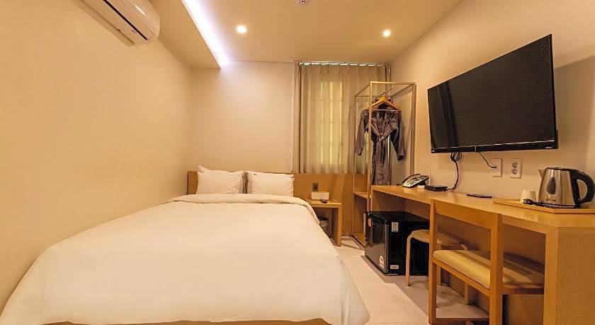 H-AVENUE Hotel NamChuncheon