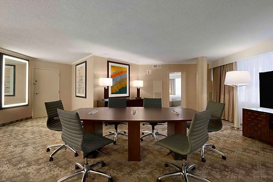 Embassy Suites by Hilton Baltimore-At BWI Airport