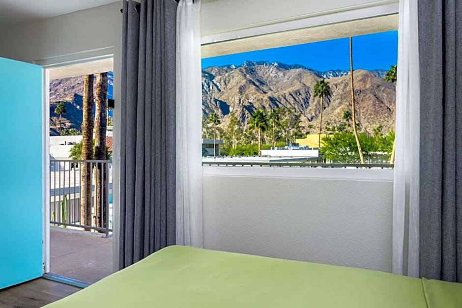 Skylark Hotel