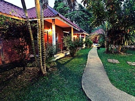 Krathom Khaolak Resort