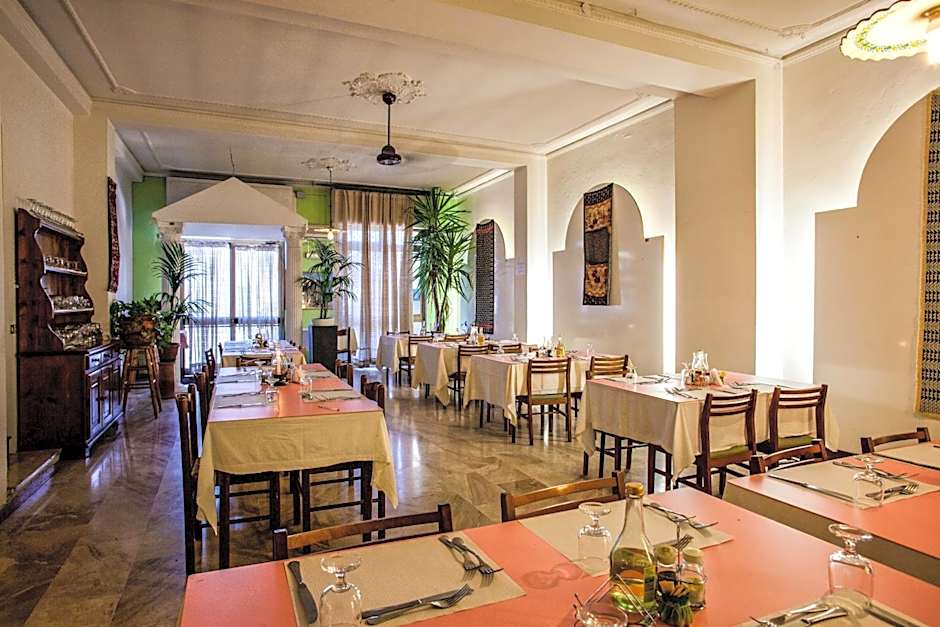 Hotel Villarosa con Vespa Rent