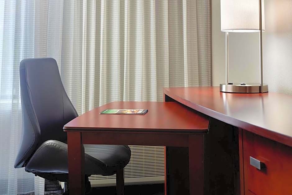 Courtyard by Marriott Fayetteville