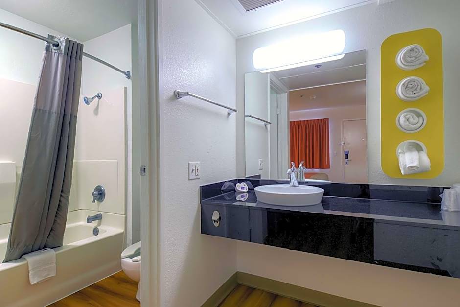 Motel 6-Palm Springs, CA - Downtown