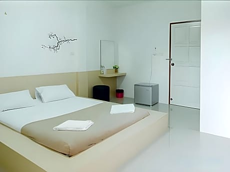 Air Conditioning King Bed