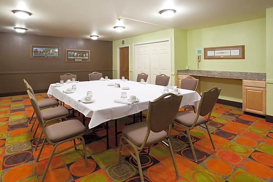 Ramada Plaza by Wyndham Sheridan Hotel & Convention Center