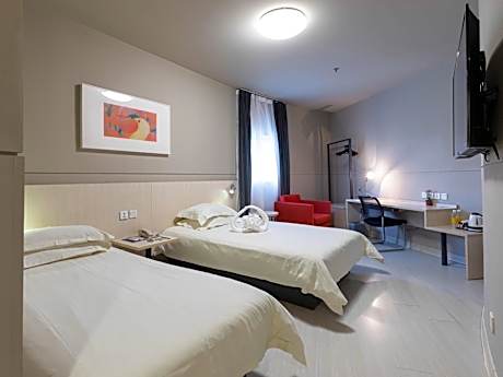 Zero Pressure - Standard Family Room