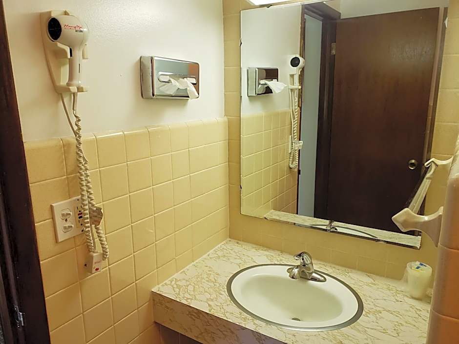 Spinning Wheel Motel