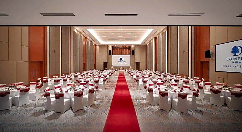 DoubleTree by Hilton Putrajaya Lakeside